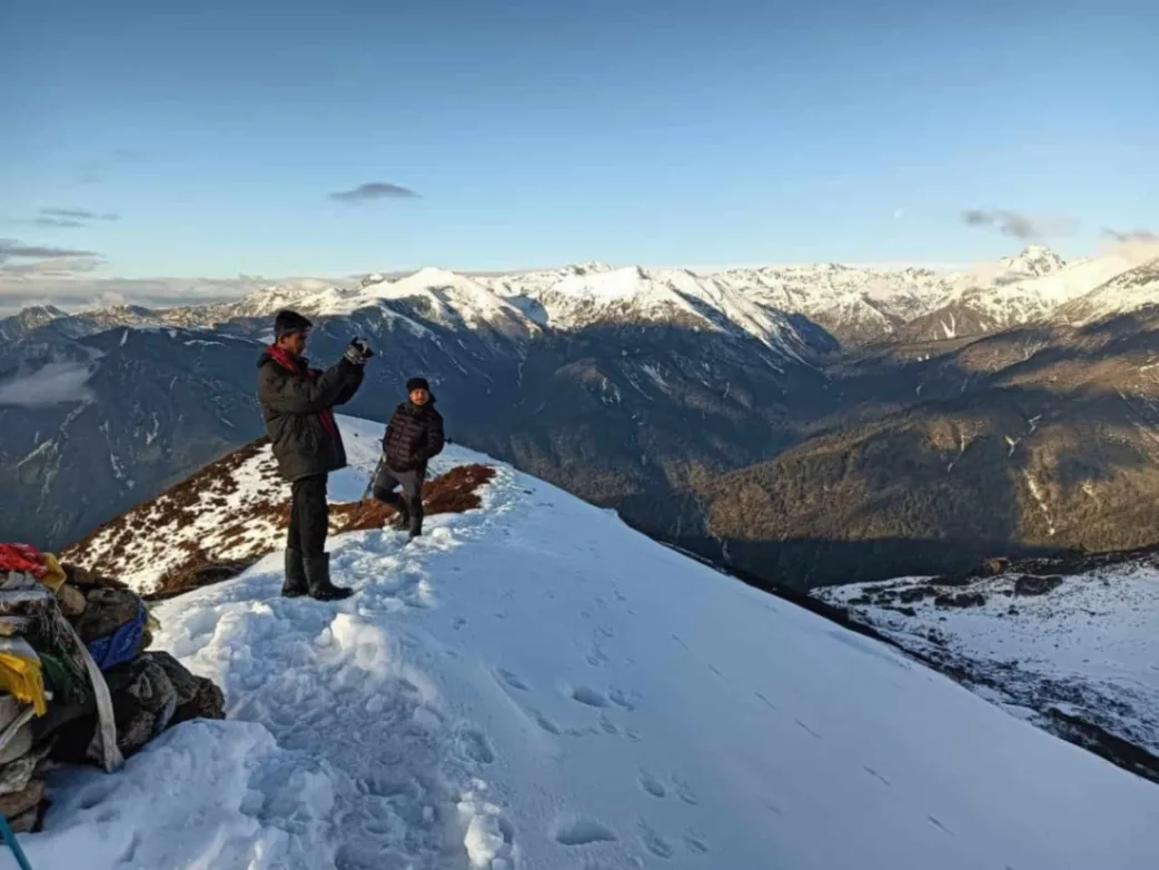 Hikers enjoying the dzongri top
